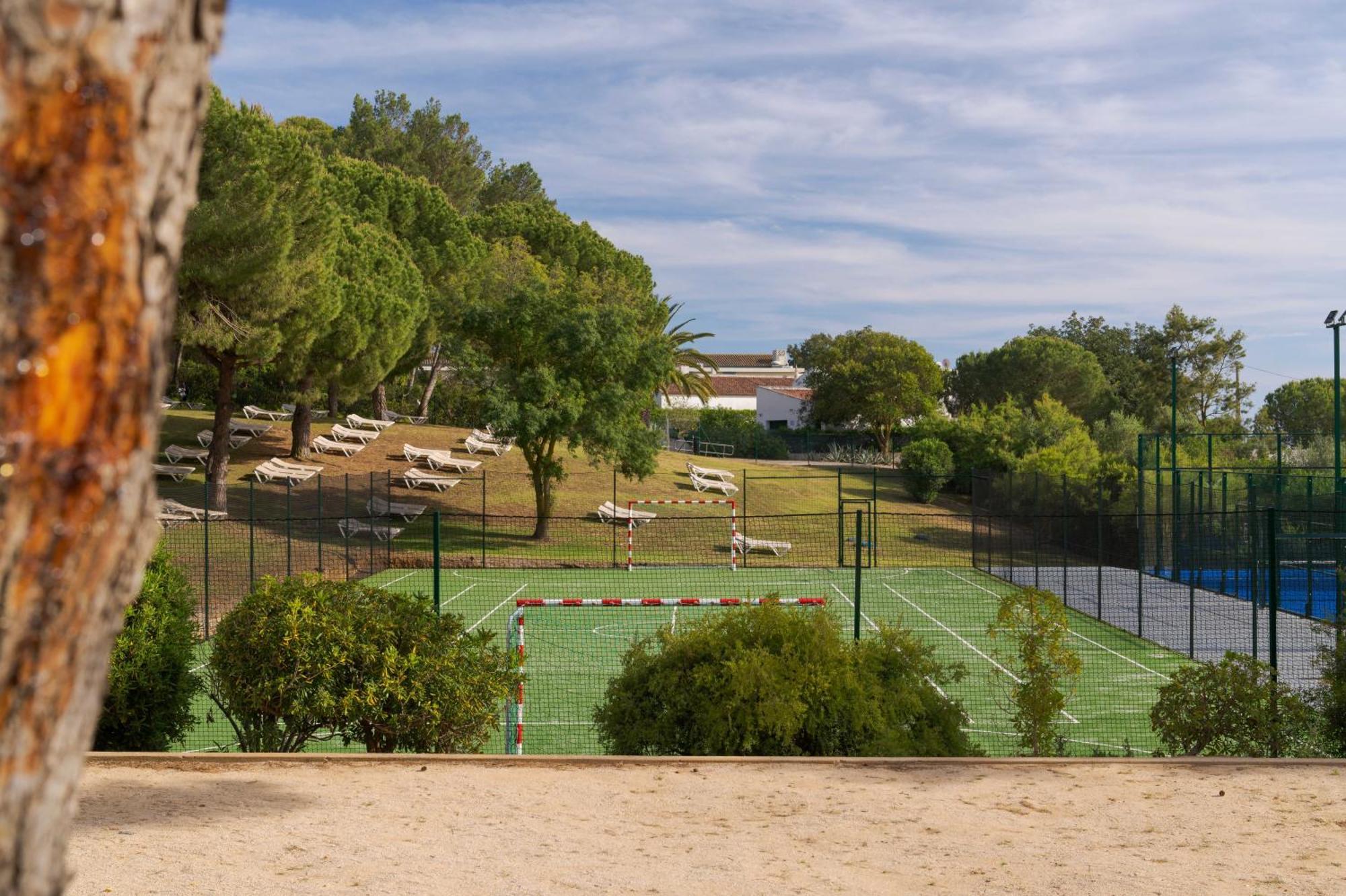 Pestana Blue Alvor Beach Esterno foto Tennis courts at the club