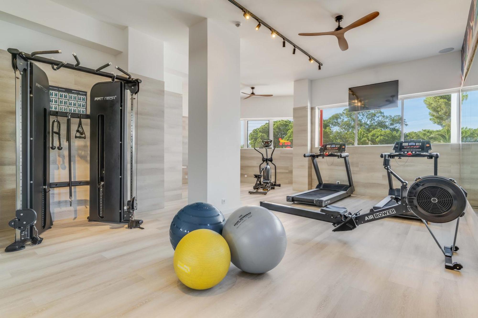 Pestana Blue Alvor Beach Esterno foto The gym at the 2019 edition of the World Economic Forum