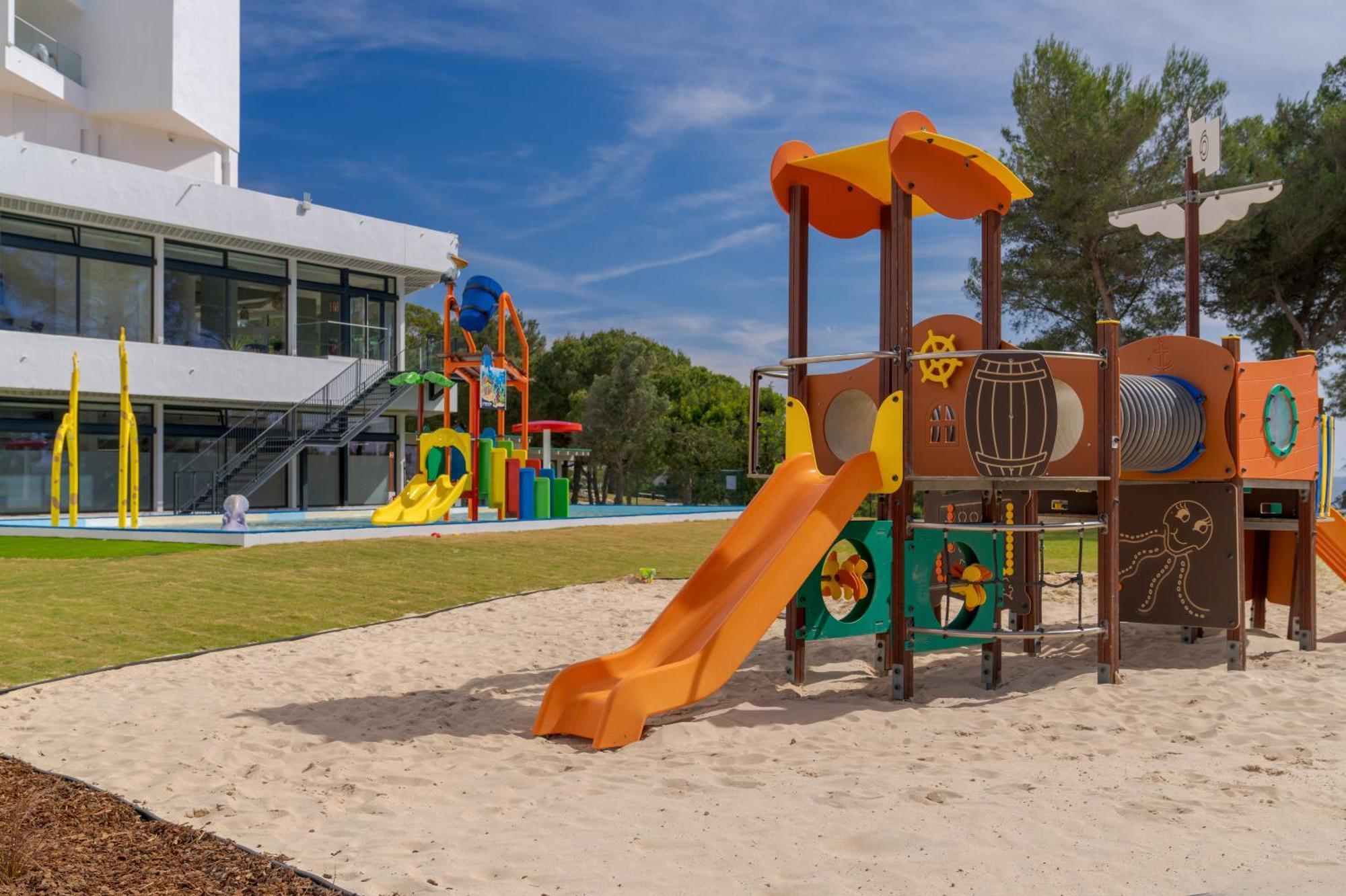Pestana Blue Alvor Beach Esterno foto Playground at the hotel